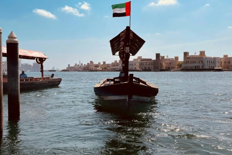 manu-kr-HYVAztGlymI-unsplash_cropped